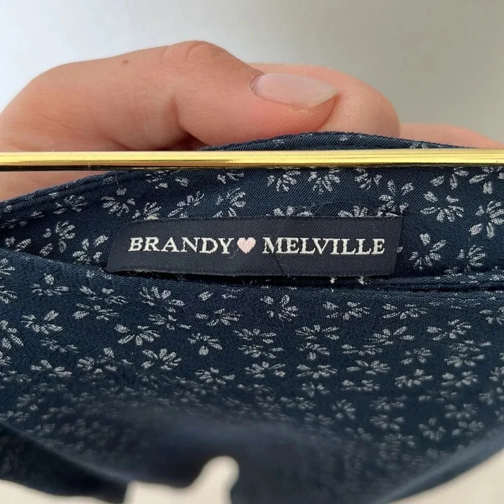 Brandy Melville Genevieve Wrap Mini Skirt - Picture 6 of 7